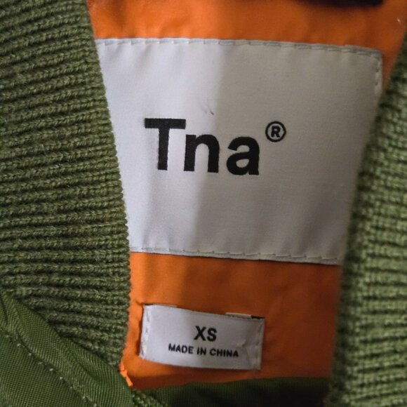 Aritzia TNA Brea Bomber Olive Green Full Zip Pockets Oversized Insulated Size XS - Picture 11 of 12